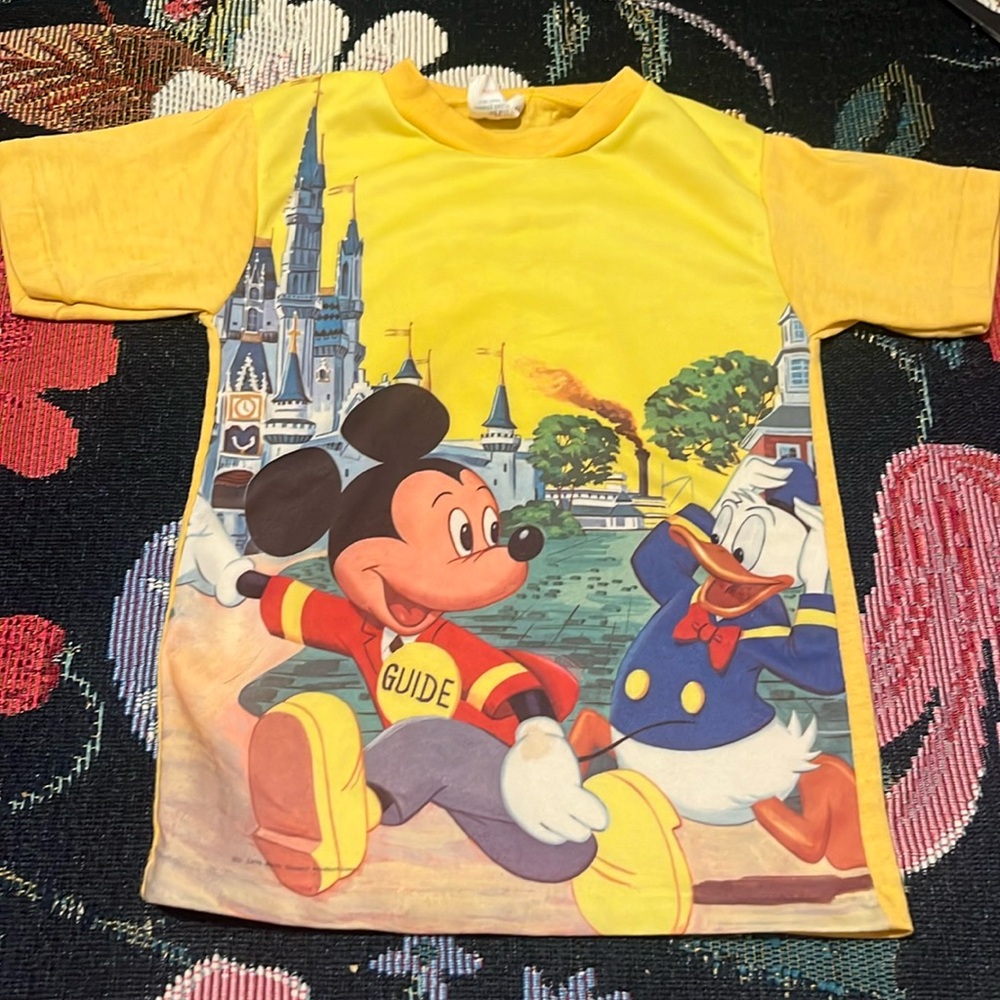 Vintage kids Disney world tee
